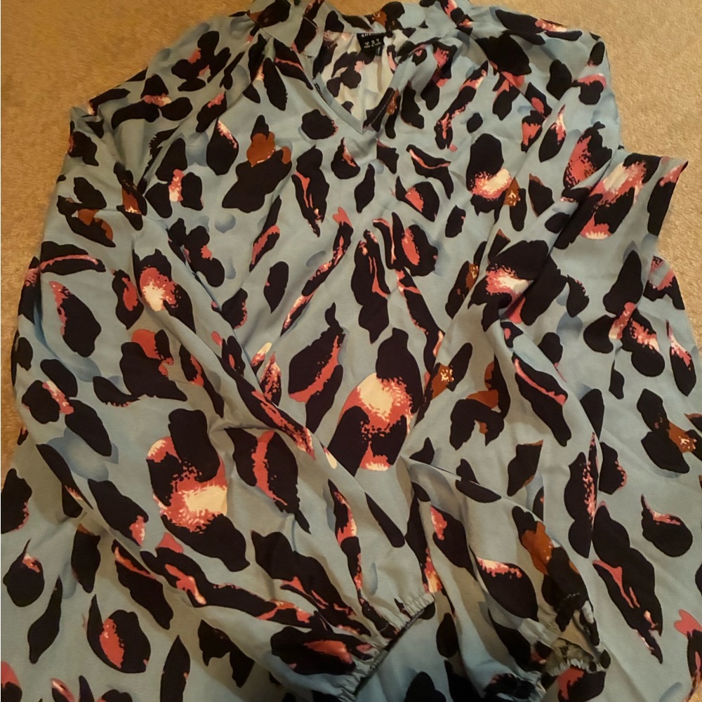 SHEIN Blue V-Neck Animal Print Blouse